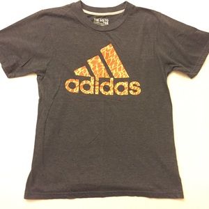 ADIDAS dark gray giraffe logo tee shirts /Size L